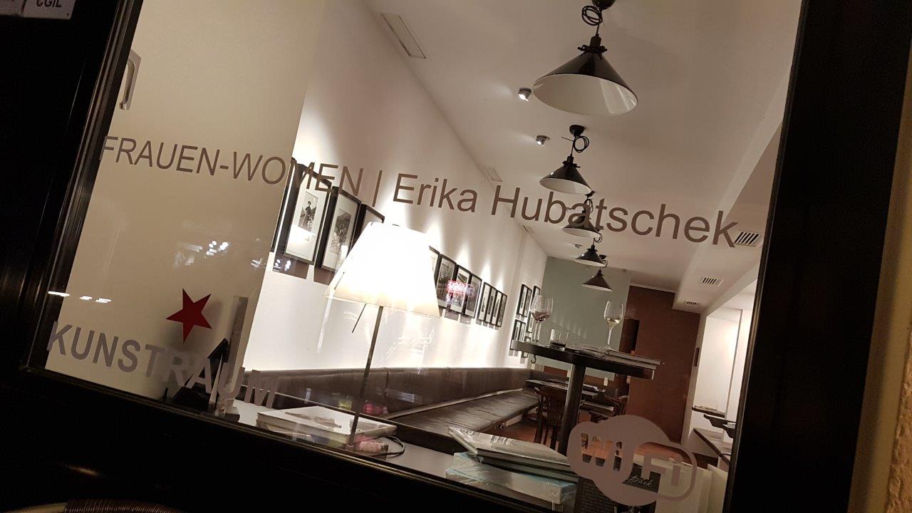 Ausstellung "Frauen – Women", Kunstraum Innichen | Edition Hubatschek